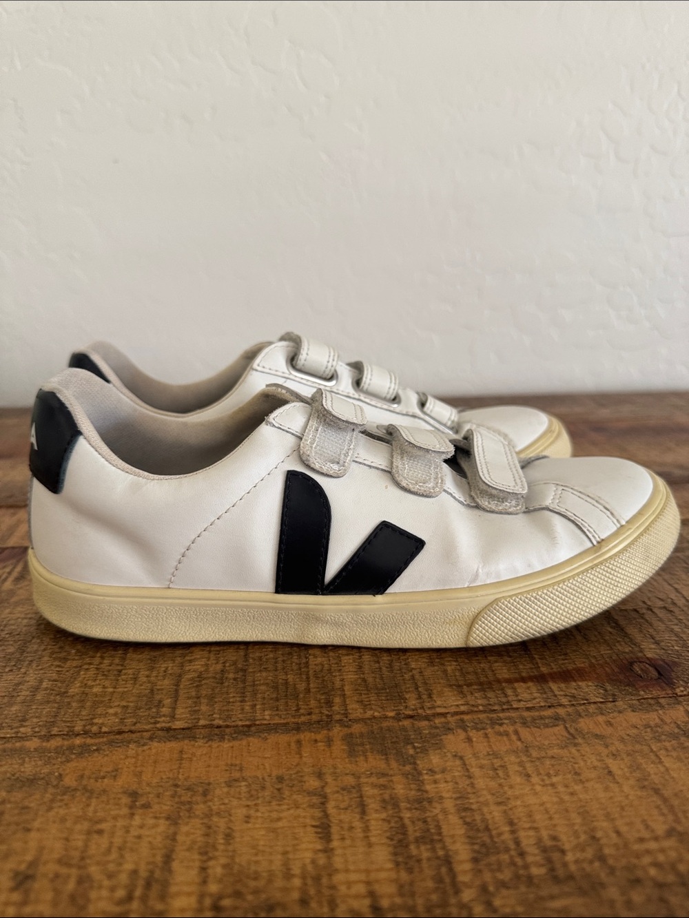 Veja Women’s White Velcro Sneakers with Cream Sole - Picture 4 of 7